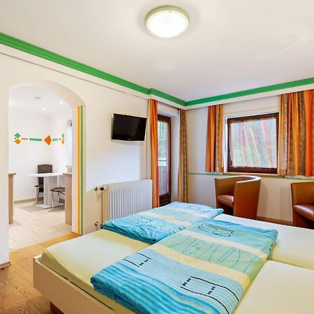 Spacious Apartment in Saalbach-Hinterglemm near Ski Area Exterior foto